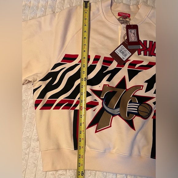 Mitchell & Ness 76ers Pullover - Picture 4 of 6